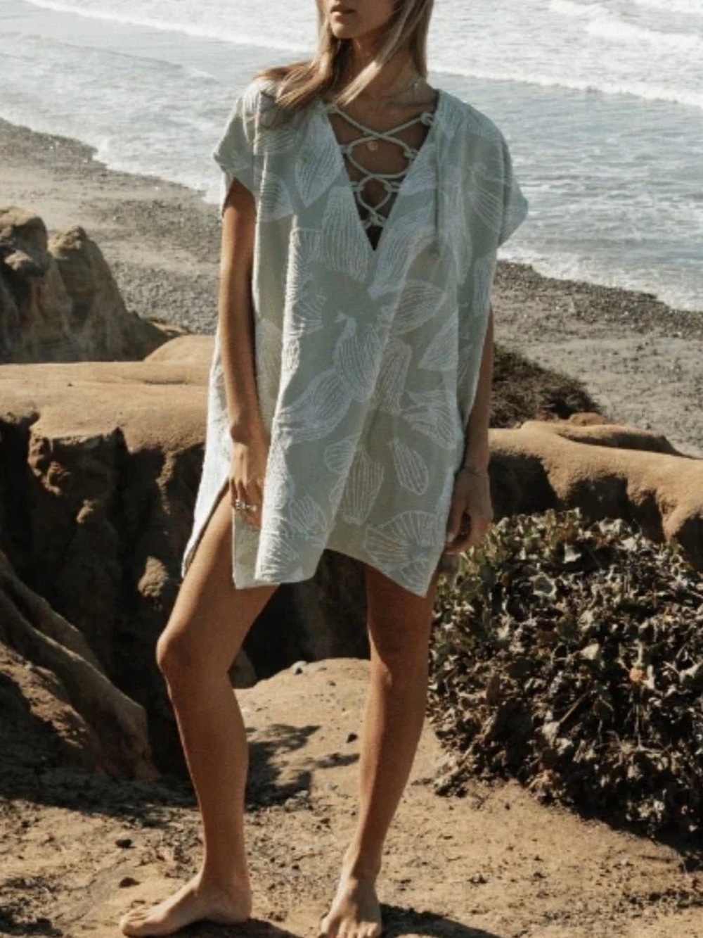 SAND CLOUD lana cover up